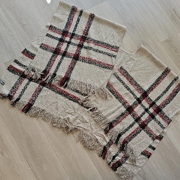 Roots Canada Cozycore Cape Poncho Wearable Blanket Sweater One Size - Picture 1 of 11